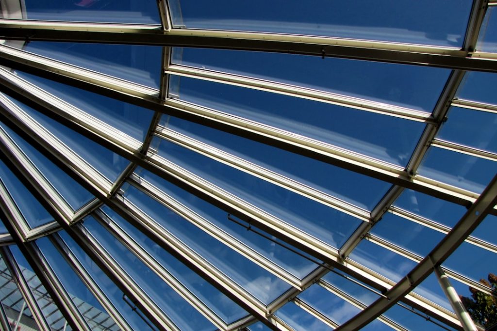 verre-toiture-illumine-maison-lumiere-naturelle