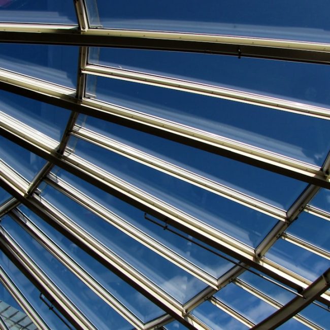verre-toiture-illumine-maison-lumiere-naturelle