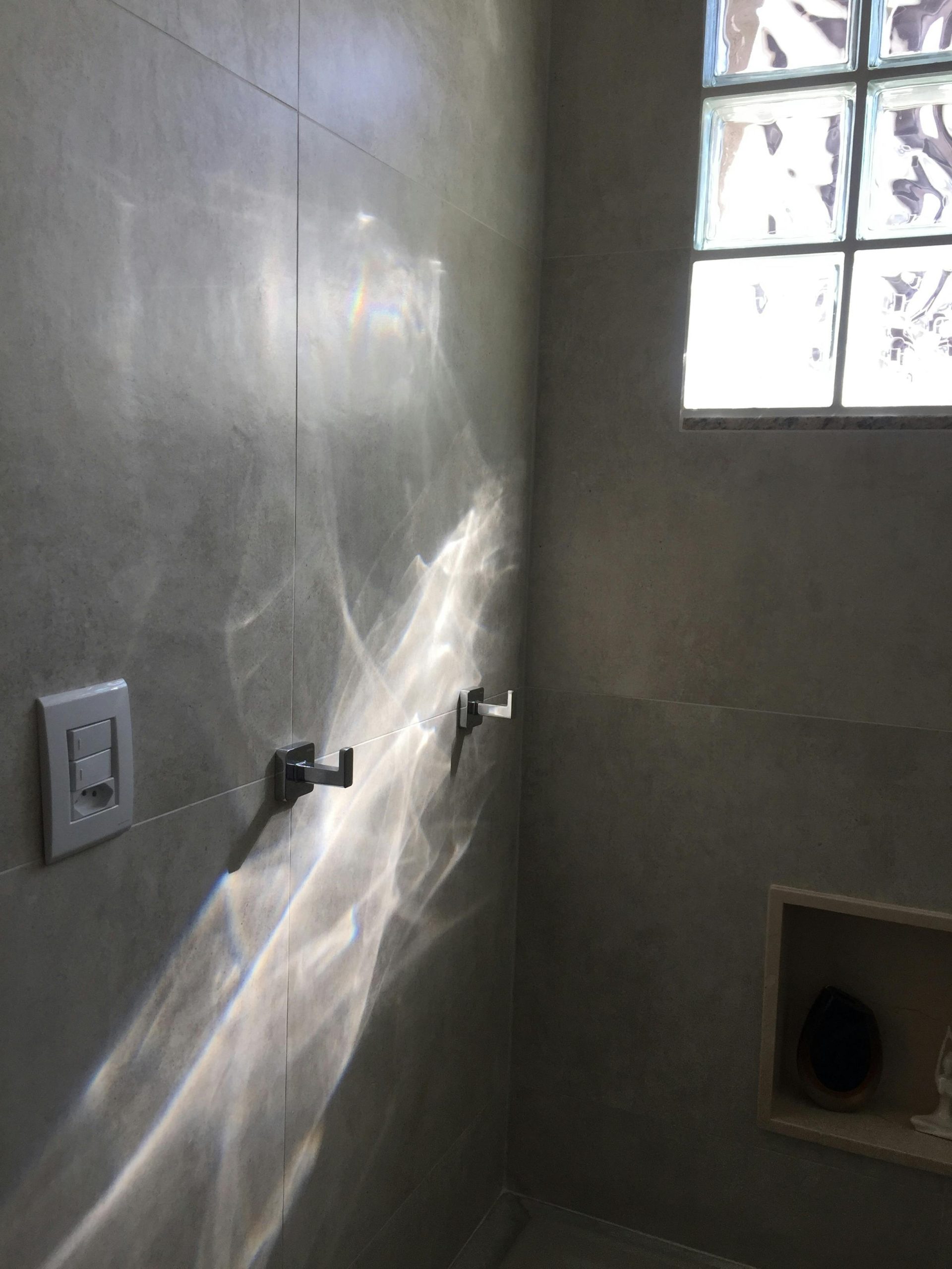 Salle de bain brique de verre design moderne