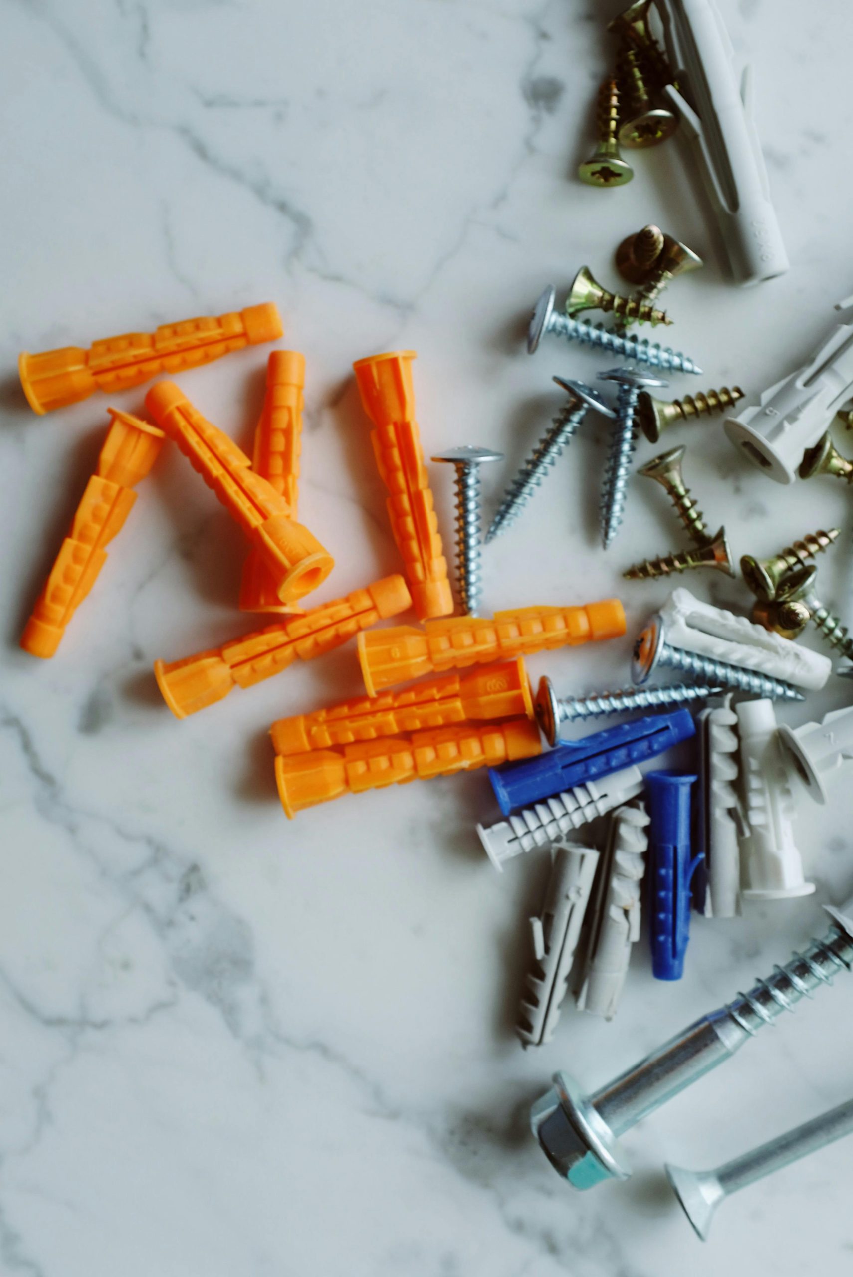 Astuces pour poser une cheville dans du plâtre