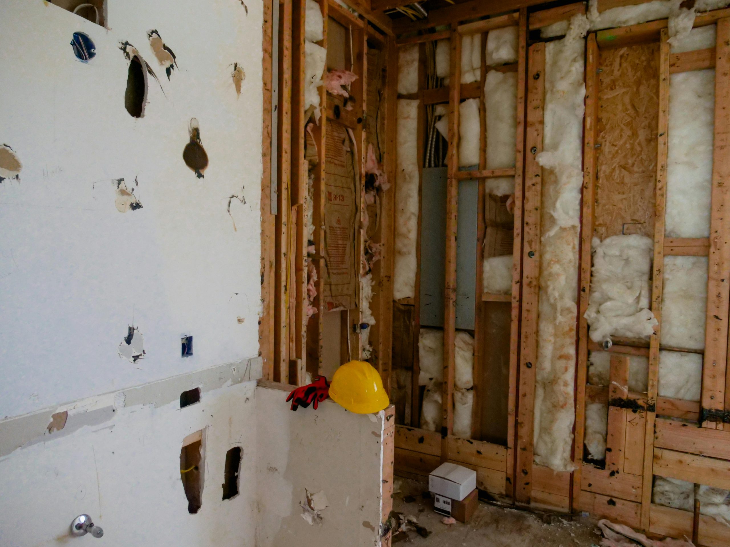 Astuces pour isoler un mur en pierre