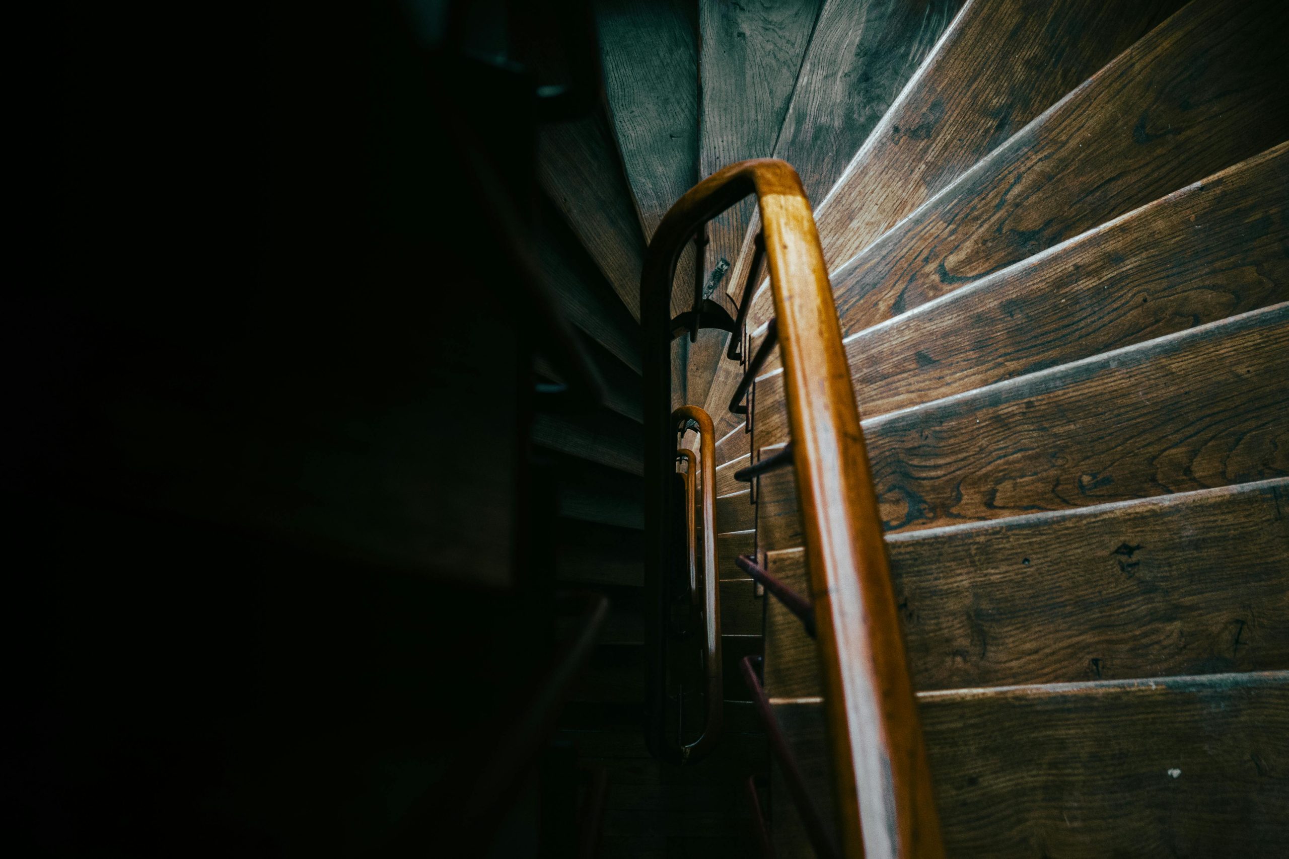 Comment choisir le bois pour marches d'escalier - conseils pro