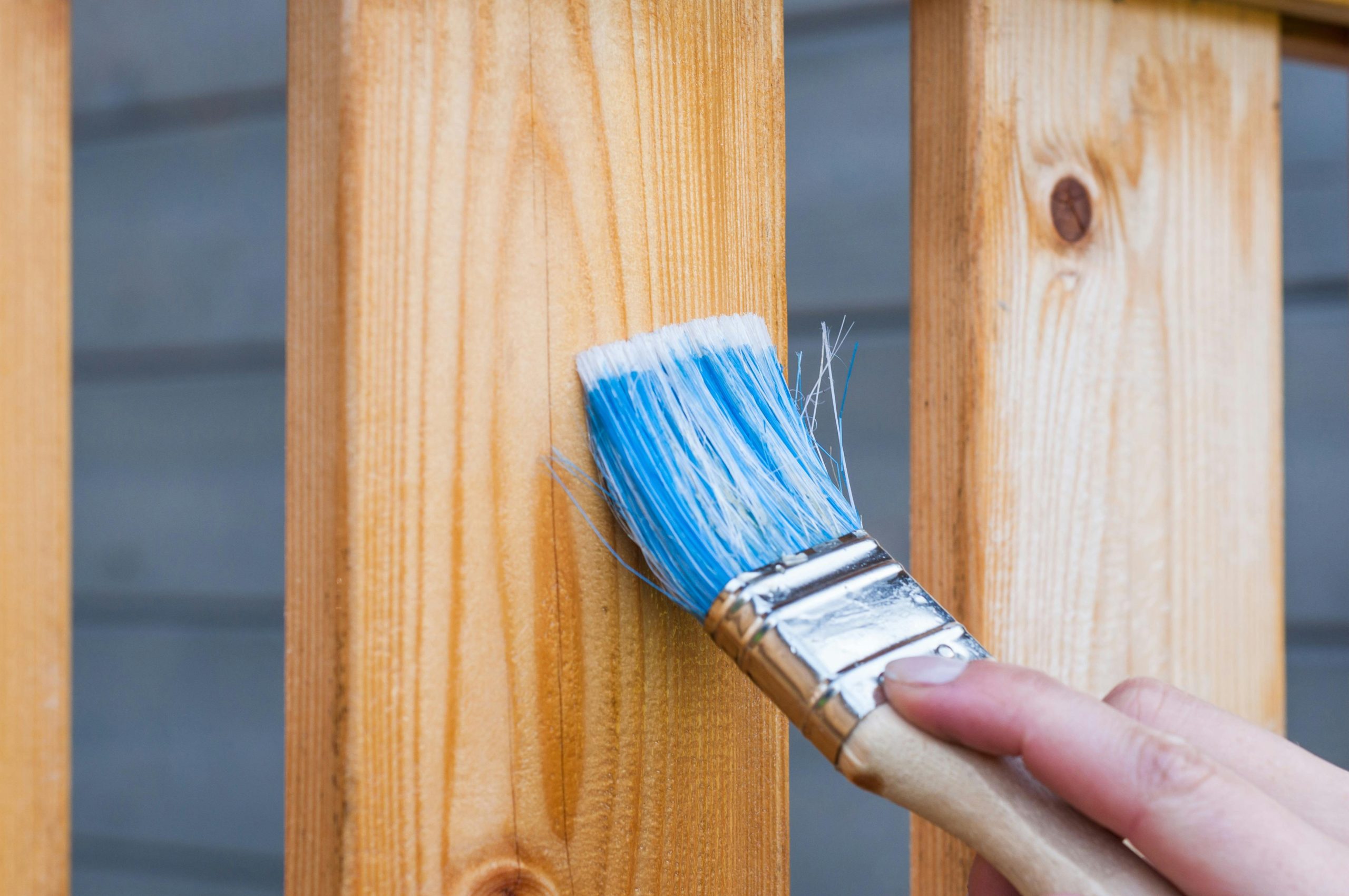 Technique efficace pour décaper le vernis sur le bois