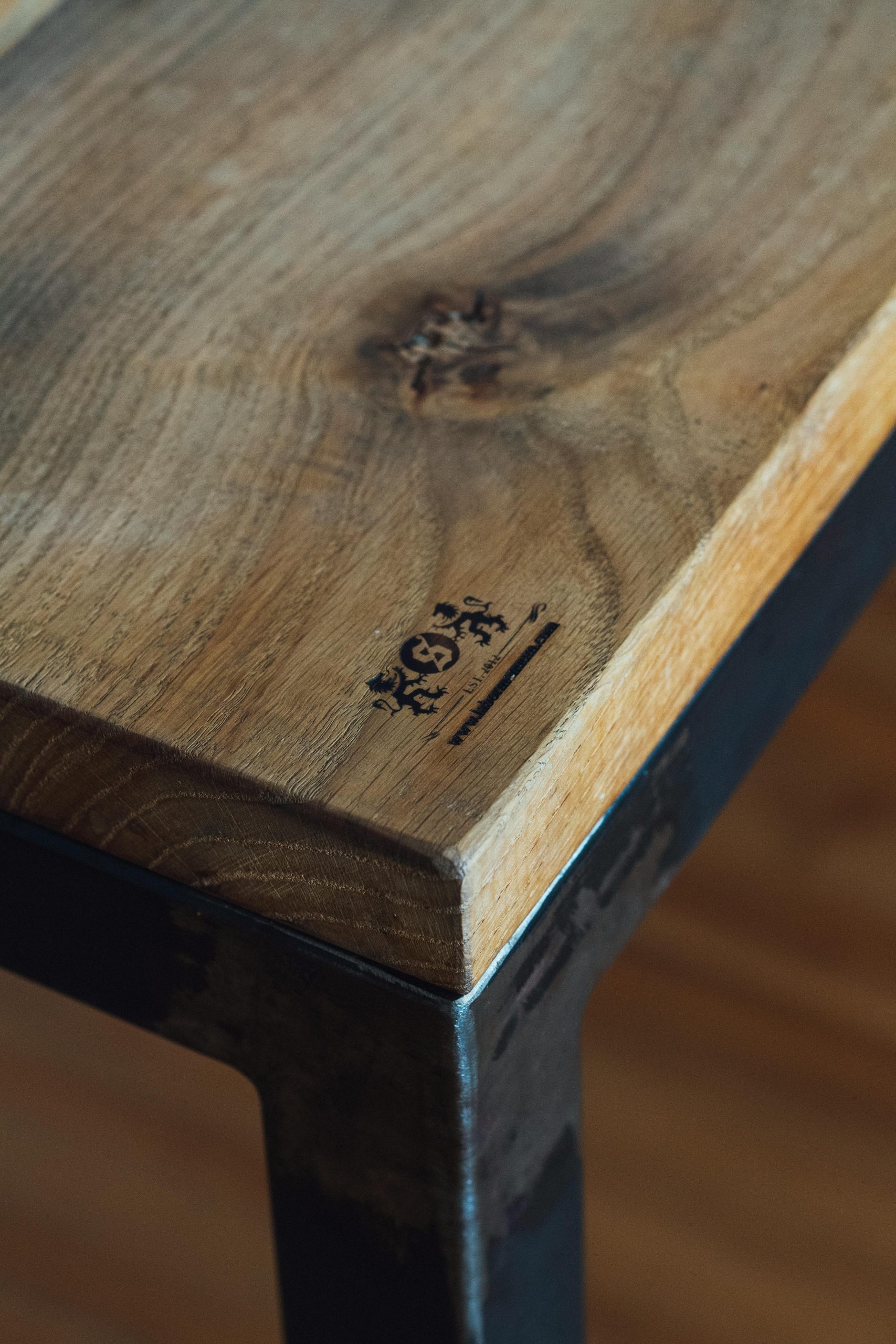 Avantages de la table basse en chêne massif