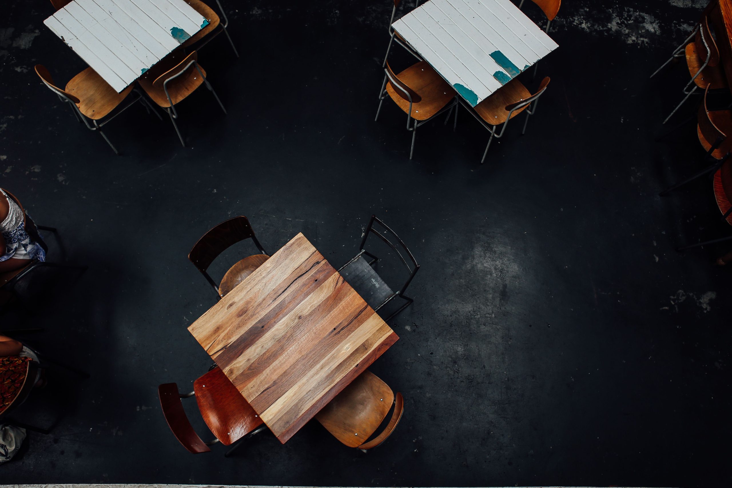 Guide des dimensions de table pour 10 personnes