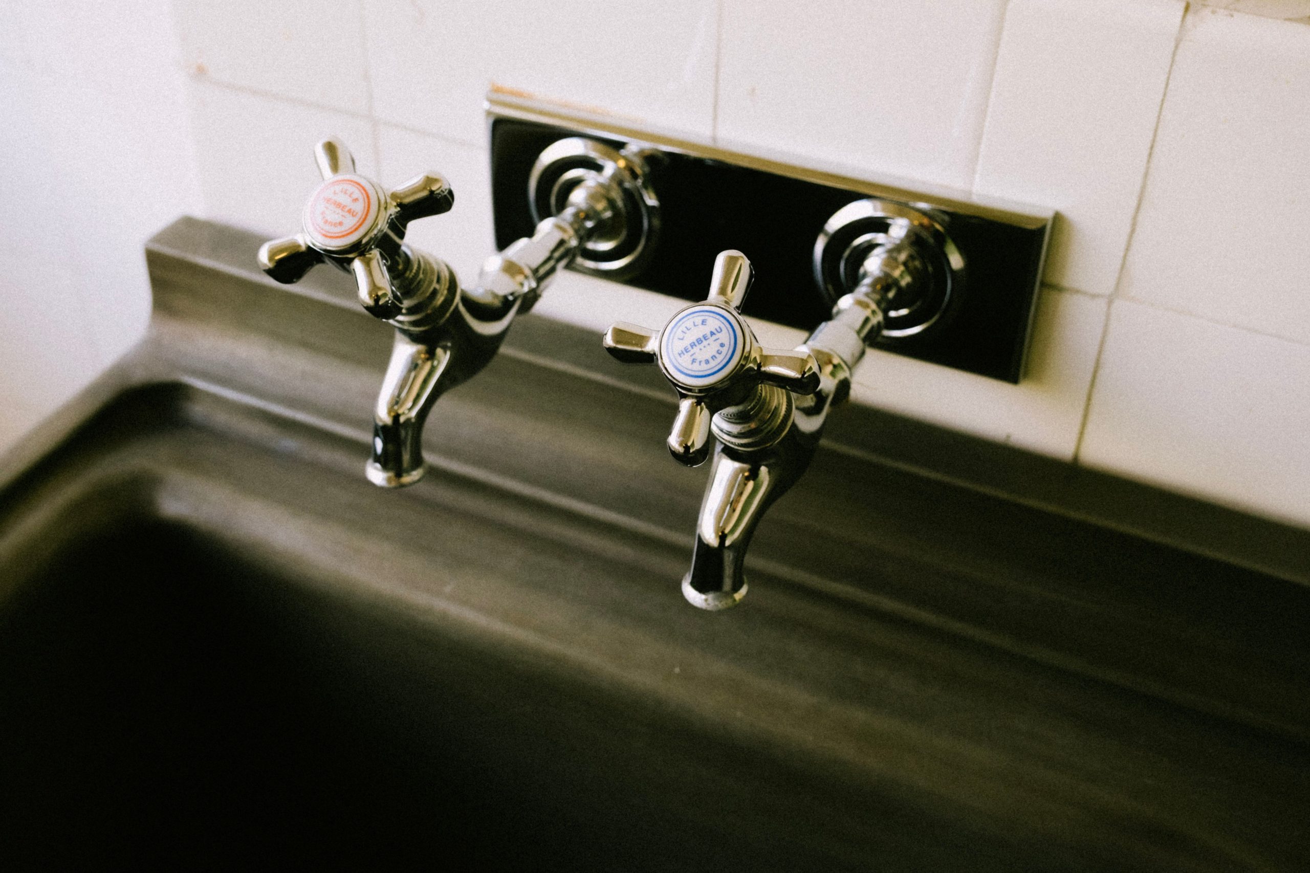 Solutions pour absence d'eau chaude au robinet