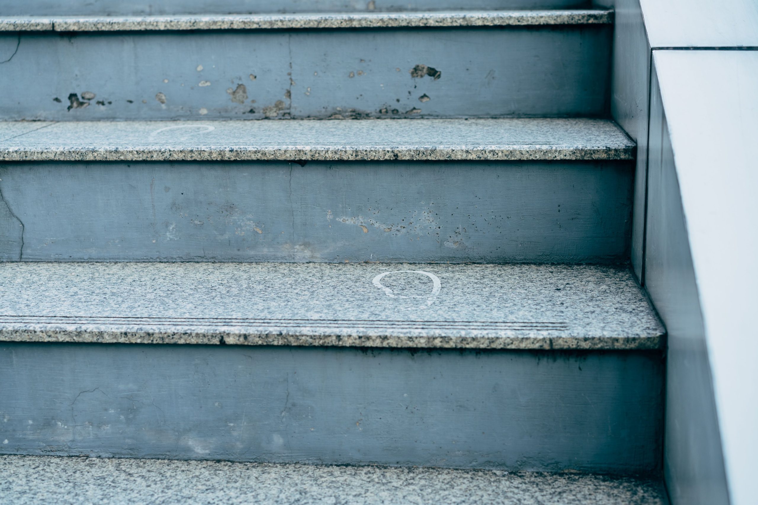 Pourquoi WD-40 insuffisant escalier grince